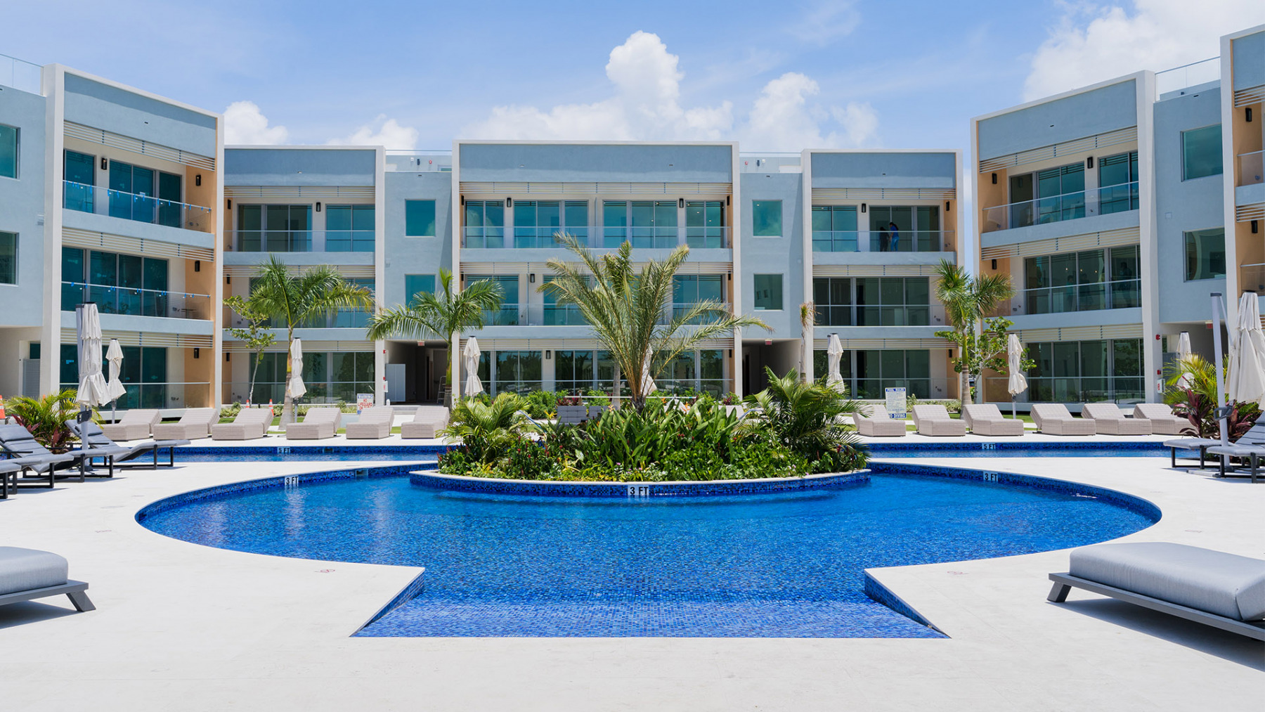 One Canal pool view